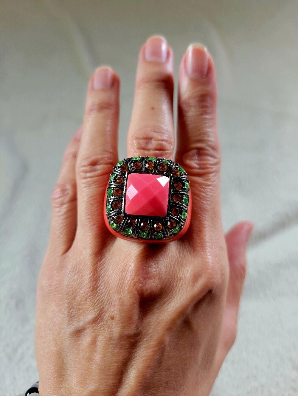 GUC Bold Chunky Mod Coral Pink Cocktail Statement Stretch Ring (US 7.5) - Picture 3 of 15